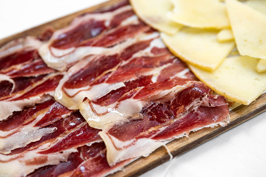 Tabla Jamón Ibérico y Queso ___ 12€