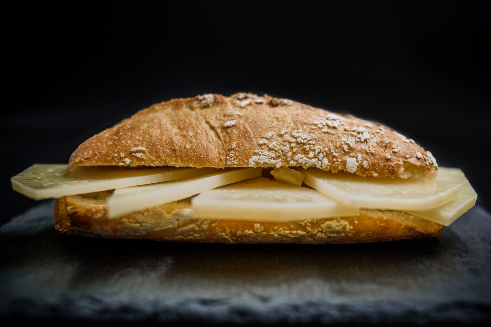 Bocata Queso Manchego ___ 8€